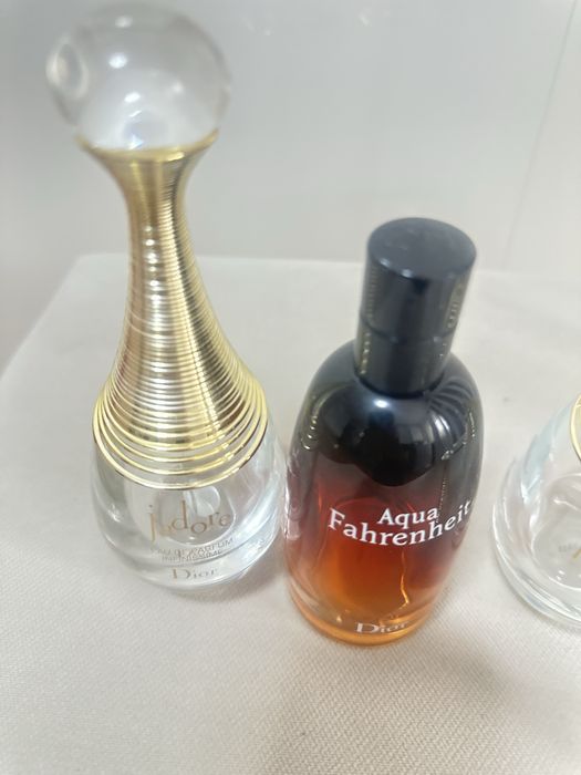 Puste opakowania po perfumach