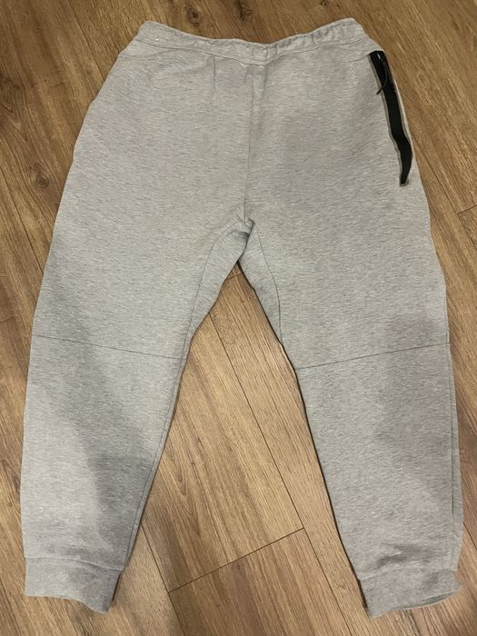 Продам штани Nike tech fleece