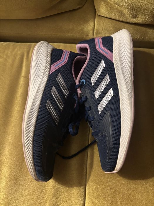 Adidasy dla dziewczynki 33