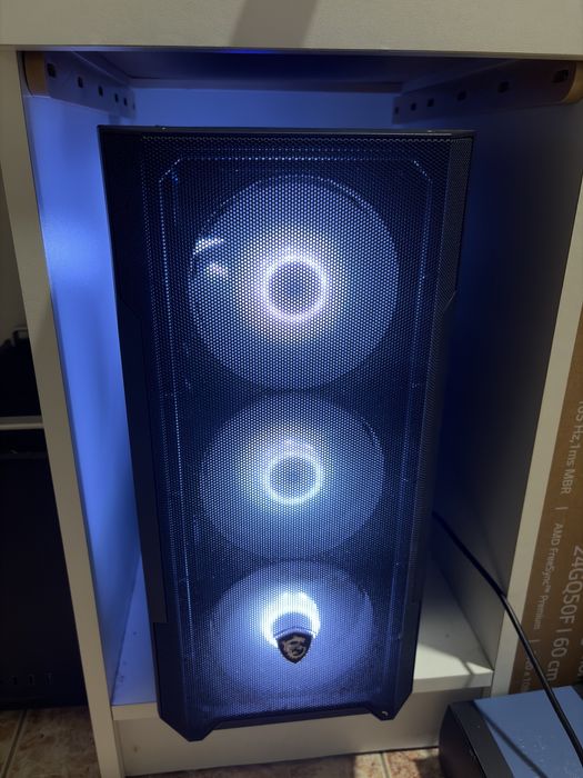 Pc gamer desktop completo Ryzen 7 9700x, Rx 7600 xt, 32gb (2x16gb) DDR5 6000mhz, Monitor 27” 165hz