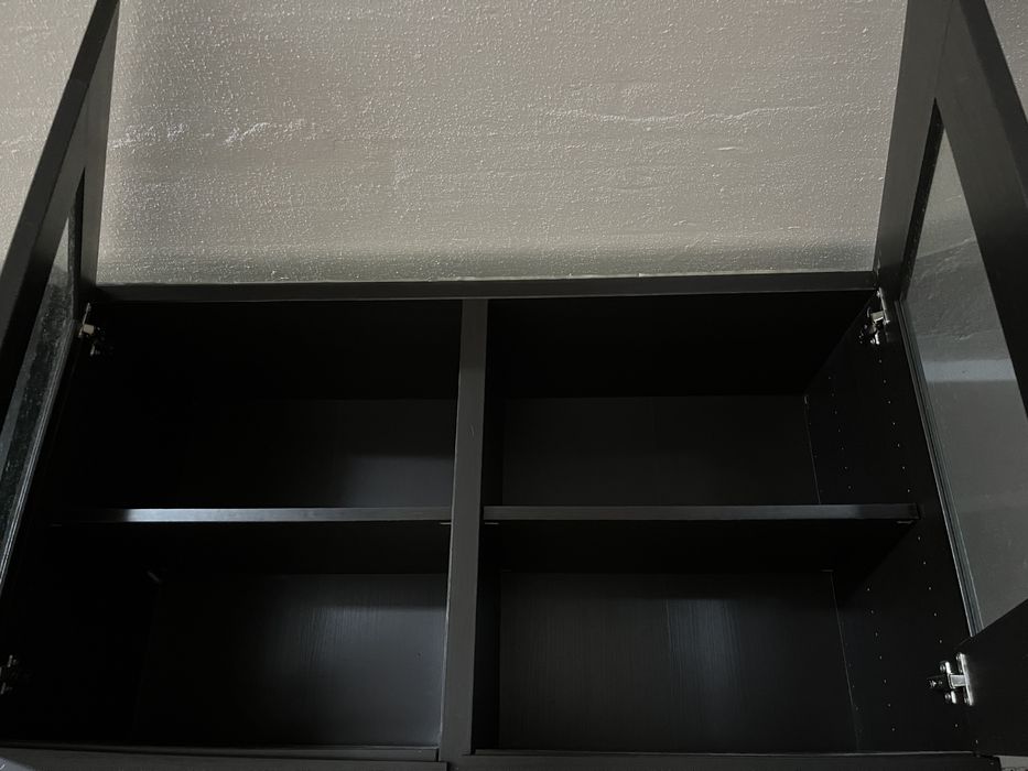 5 portas e 14 prateleiras Besta do IKEA