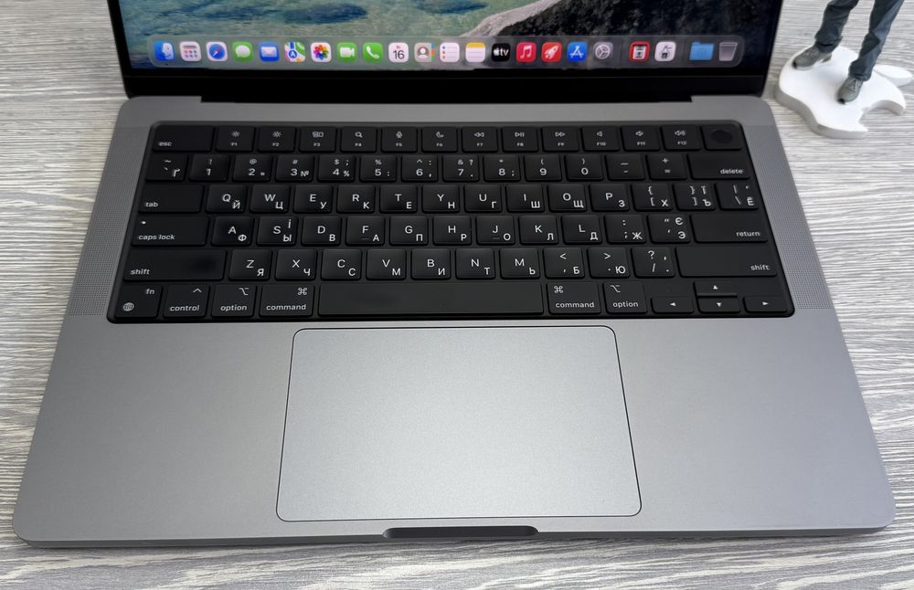 MacBook Pro 14  M1 Pro / RAM 16 / 10 CPU / 16 GPU / SSD 1 TB / Space Grey / 2021