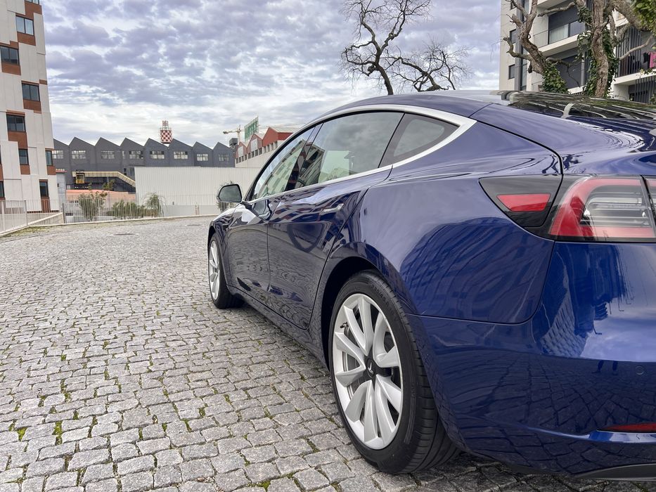 Tesla Model 3 standard range plus