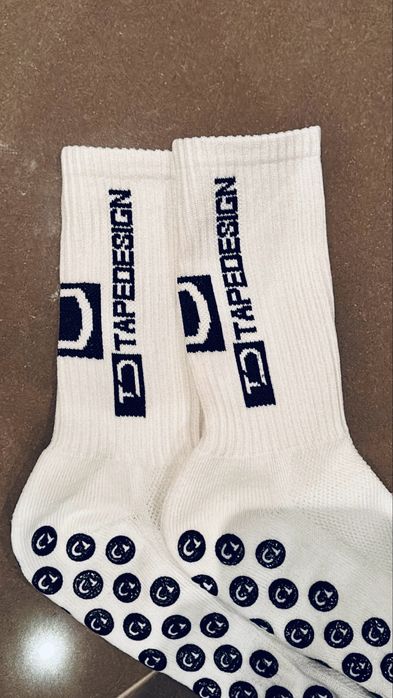 Meias anti-derrapantes da TapeDesign para desporto