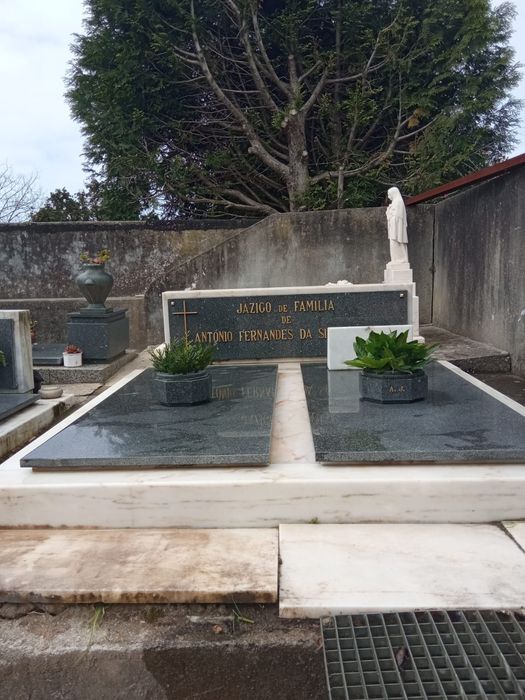 Jazigo familiar  2 lugares -  Agramonte (Boavista, Porto)