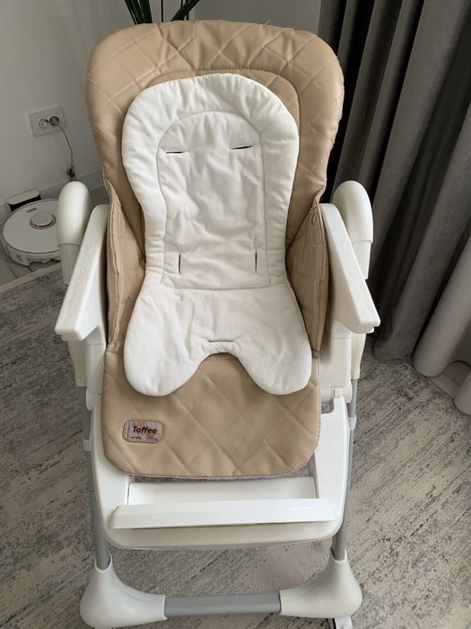 Крісло для годування carello