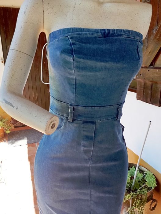 Vestido justo em ganga