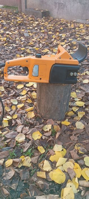 Электро пила б/у