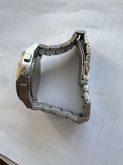 Часи Armani Exchange