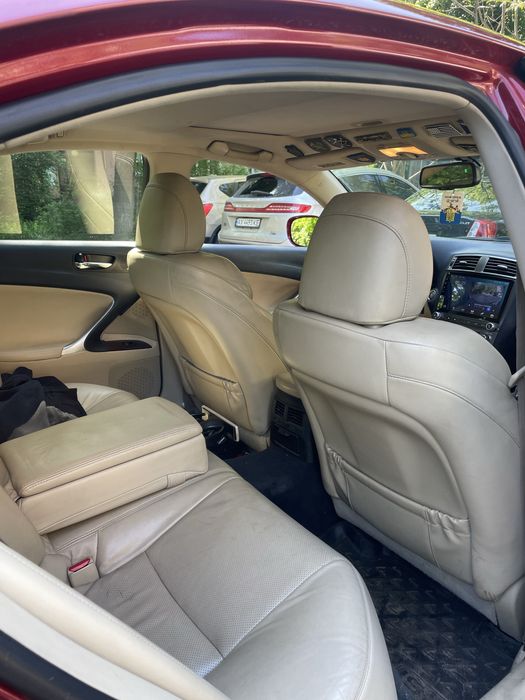 Продам lexus is 250 awd