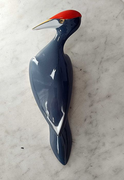 Porcelanowa figurka Royal Dux Dzięcioł proj Jitka Forejtova