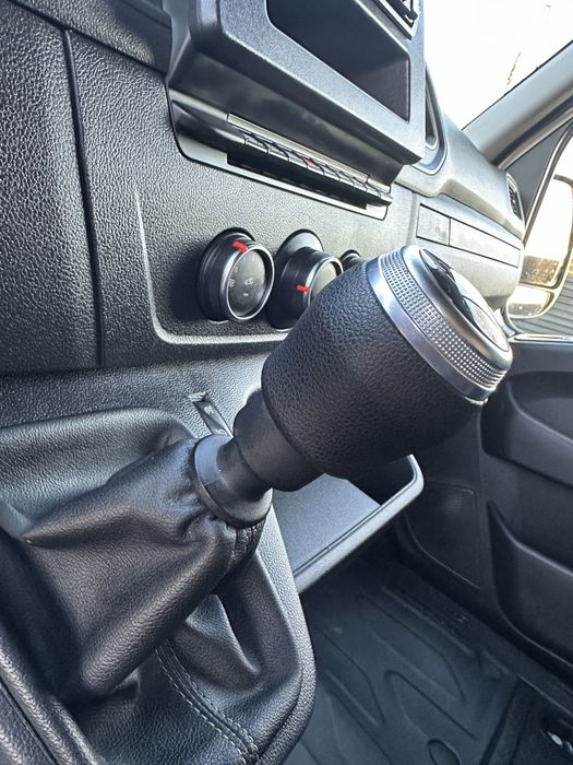 Renault Master TwinCab Гідроборт