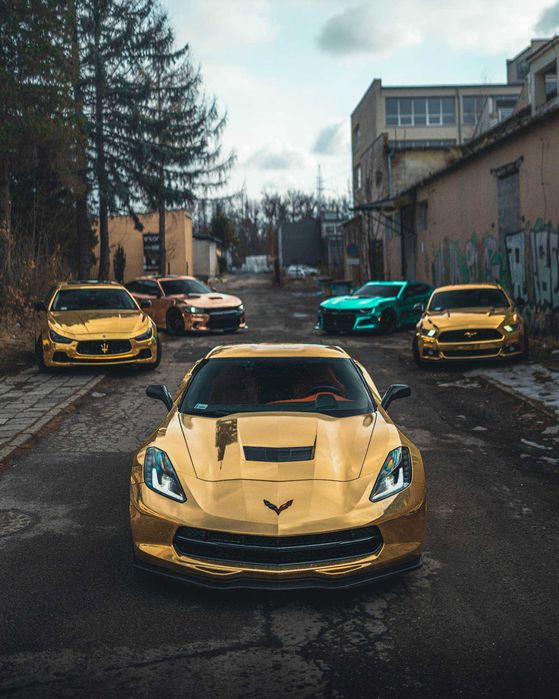 Wypożyczalnia, Wynajem Samochod do ślubu Złoty Mustang Audi Corvette