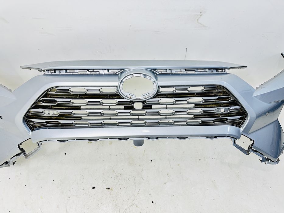 Toyota Rav4 V 5 zderzak przedni przód czujniki