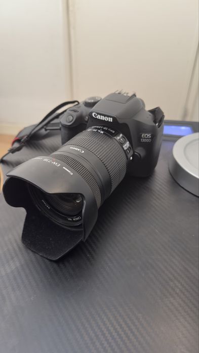 Canon EOS 1300D / Rebel T6 + Lente 18-135mm Is + Acessorios