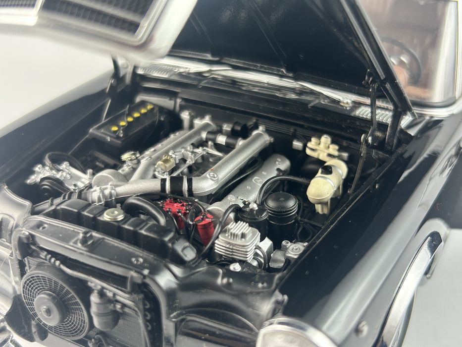 AUTOart Mercedes 600 W100 Pullmann 1/18 czytaj opis