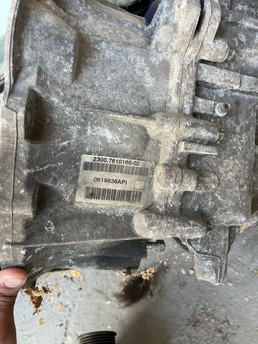 Caixa de velocidades. Motor ref n47c16a