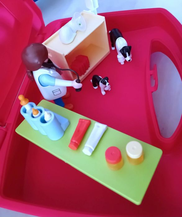 Maleta Veterinária Playmobil - Clinica Vet