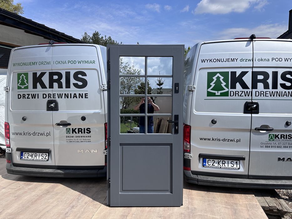 Drzwi wejściowe drewniane antracyt czyste powietrze na wymiar