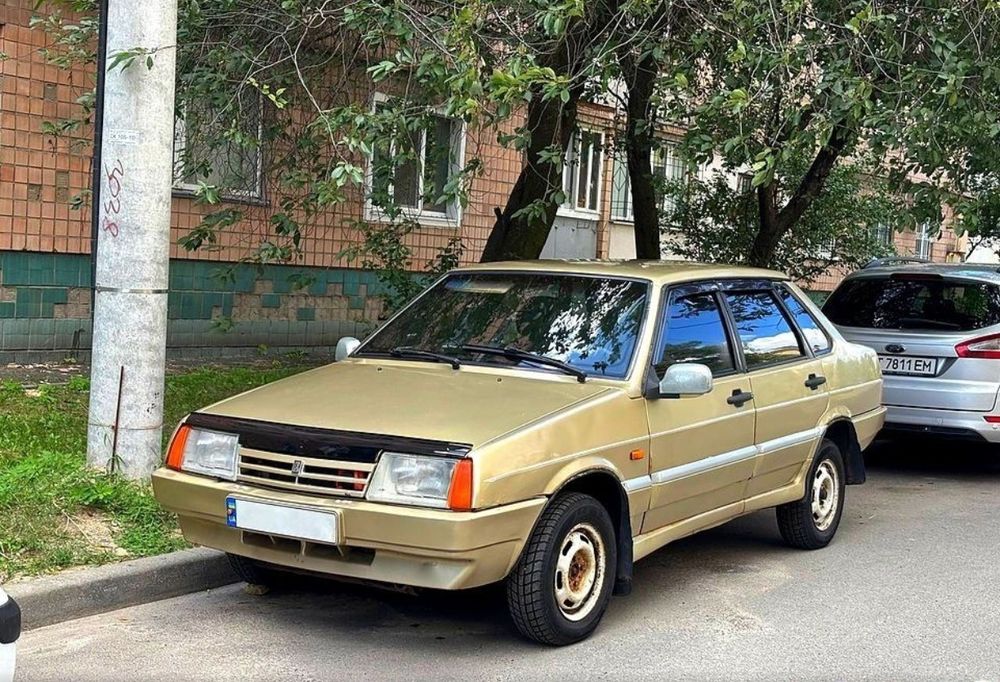 Автомобиль Ваз 21099