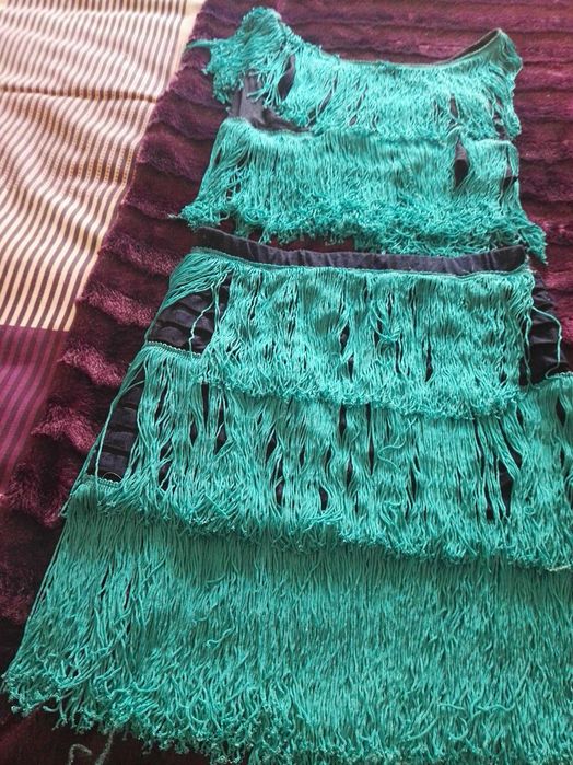 vendo vestidos e sapatos dança desportiva