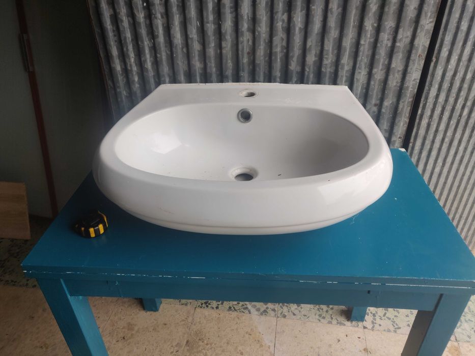 lavatório de porcelana