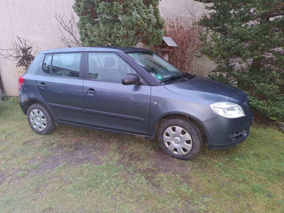 Skoda Fabia benzyna klimatyzacja dwa kpl kół itp