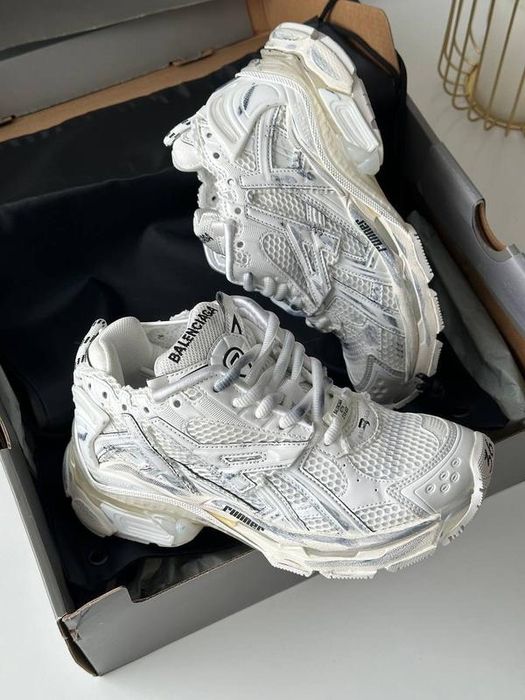Кроссовки:Balenciaga Runner