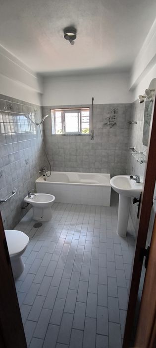 Alugo Apartamento T2  - Estação Parque de Exposições, Lousã