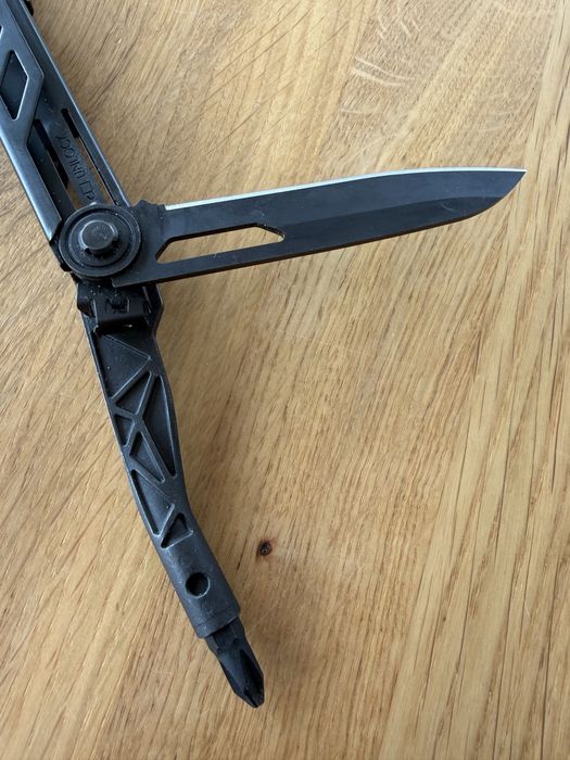 Gerber Center Drive Black