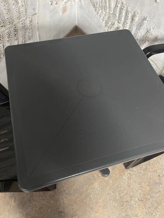 Plastikowy ogrodowy stół