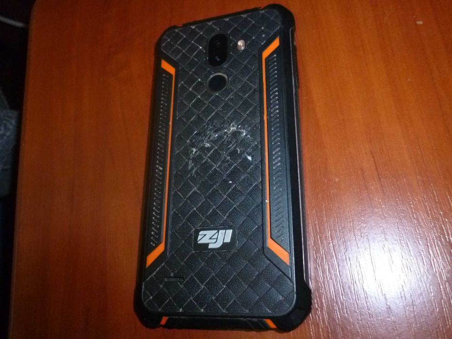 мобильный телефон android 8 ZOJI Z33 orange IP68 смартфон