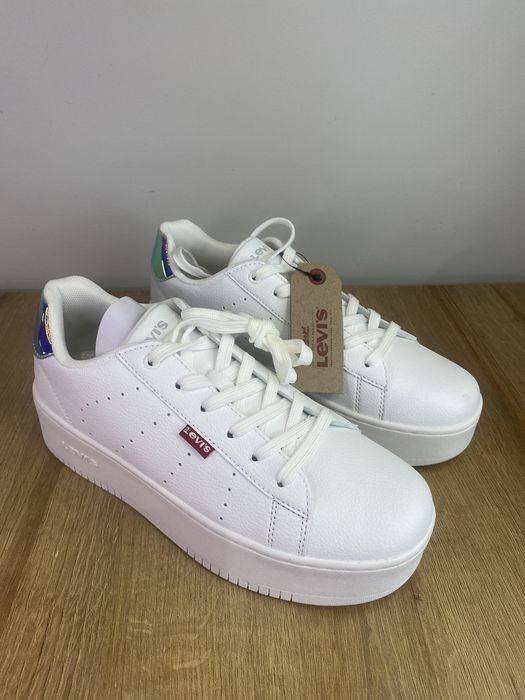 Nowe sportowe buty Levis