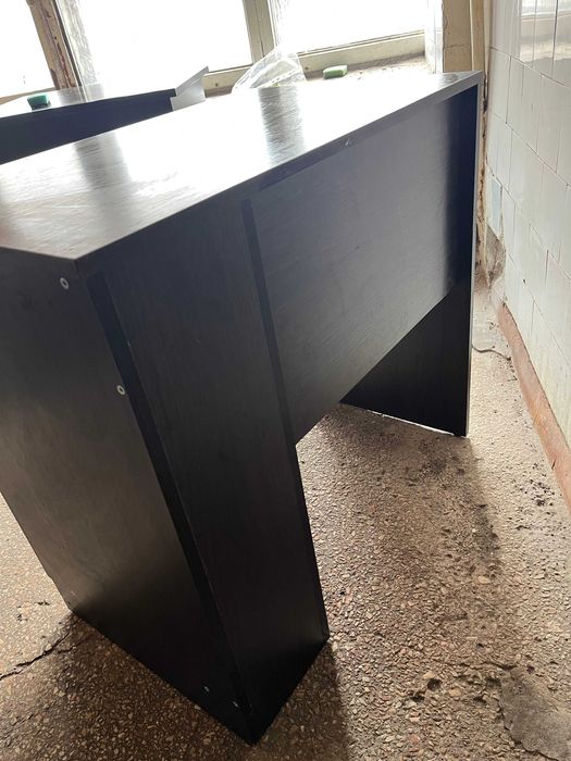 Продам офисный (письменный) стол