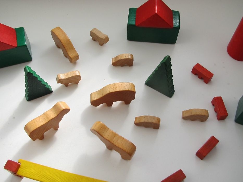 БУ немецкий деревянный конструктор на 34 детали