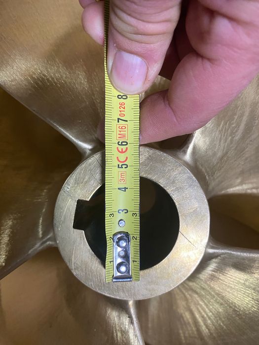 śruba napędowa do łodzi 53 cm skok 22"