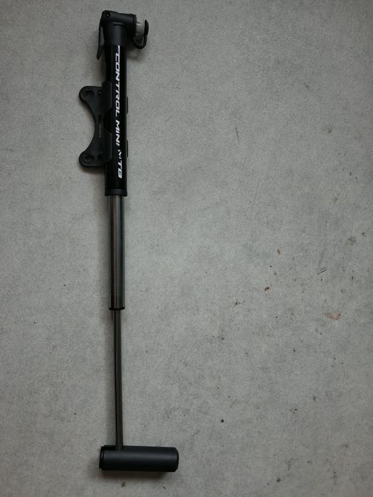Pompka rowerowa Giant Control Mini