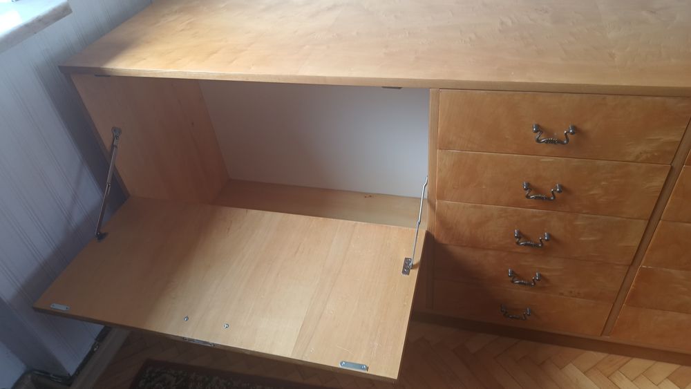 Piękna, Długa Komoda w Stylu Retro – Bardzo Dobry Stan!