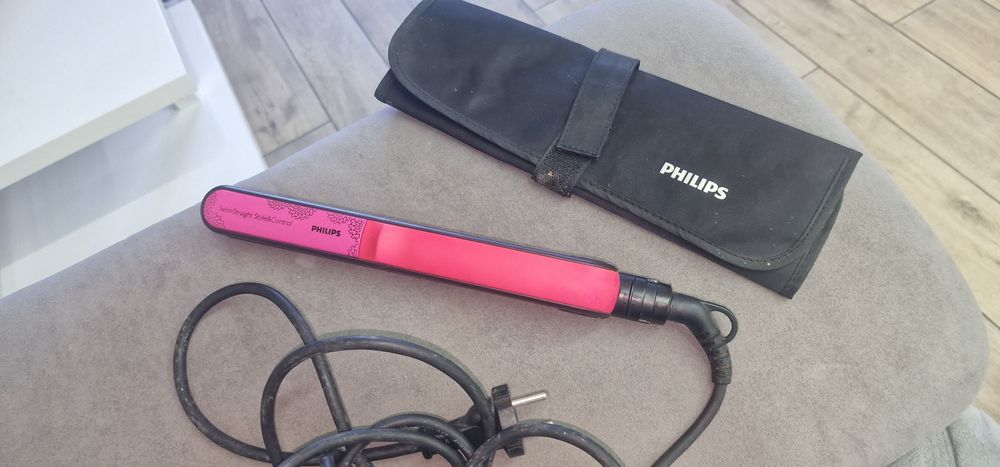 Випрямляч для волосся philips