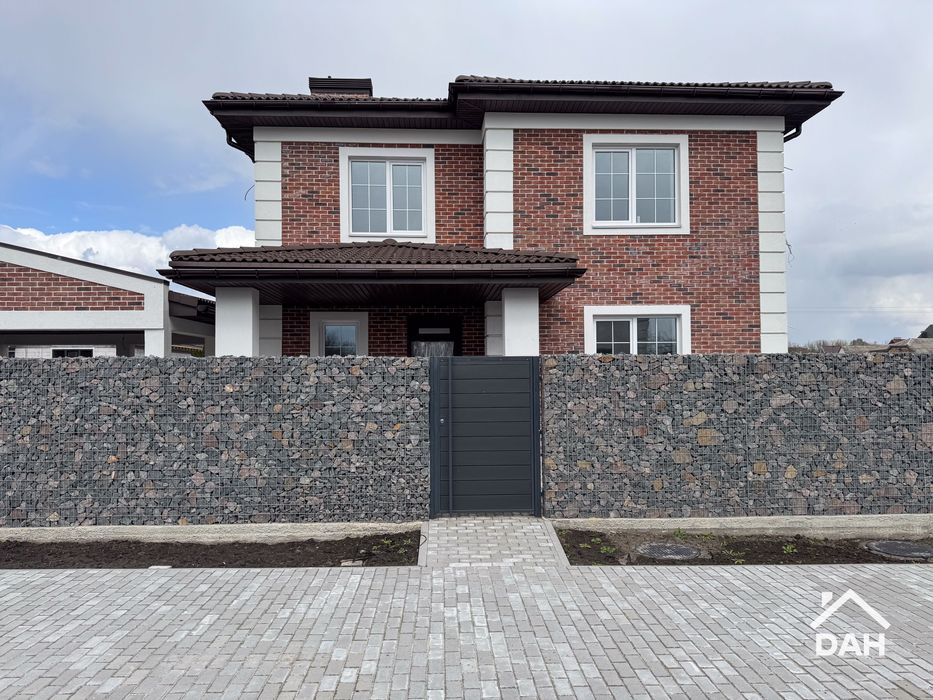 Будинок 170 м² з ремонтом та навісом під 2 авто, в с. Крюківщина, газ