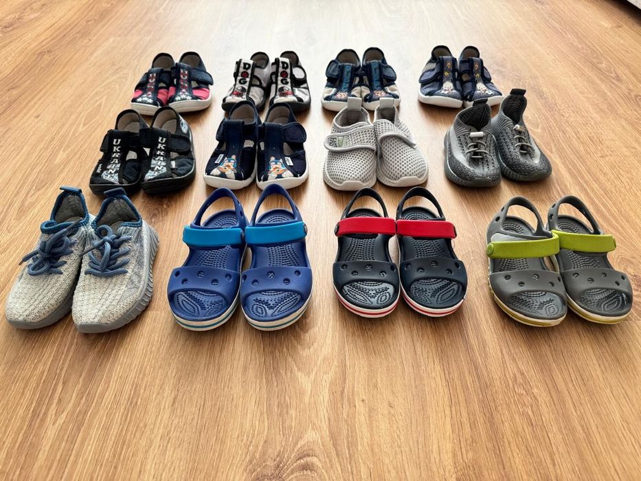 Дитяче взуття, босоніжки дитячі, капчики, крокси (Crocs)