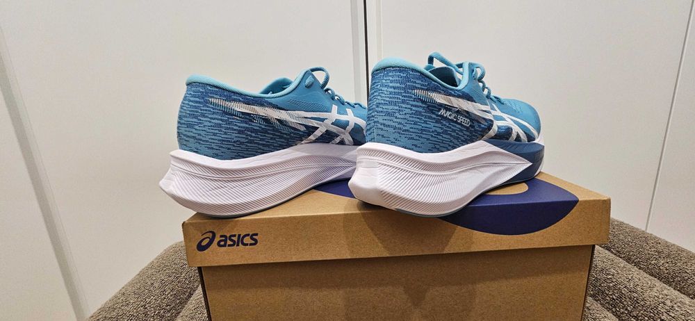 Sprzedam Asics Magic Speed 4