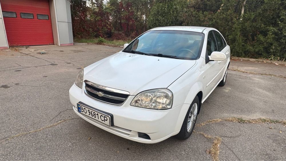 Chevrolet Lacetti 2010 1.6 бензин