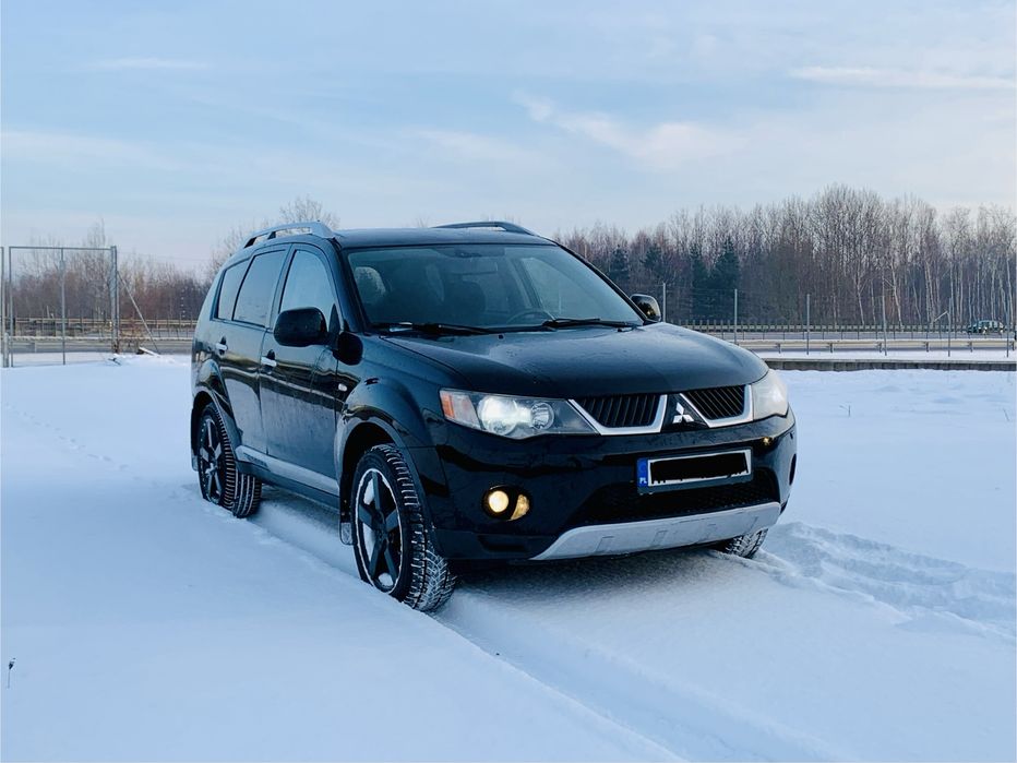 Mitsubishi Outlander 2.0 DiD 140KM 4x4 Black Alu18