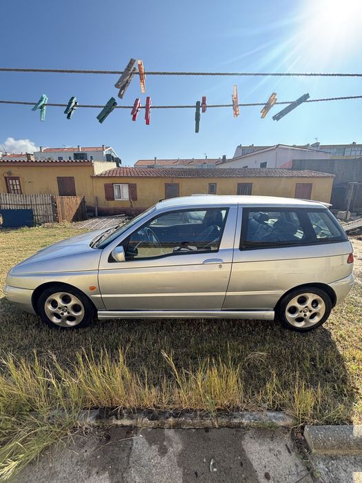 Alfa Romeo 145 1.4 Twin Spark 16V – Clássico Italiano — fotografia 4