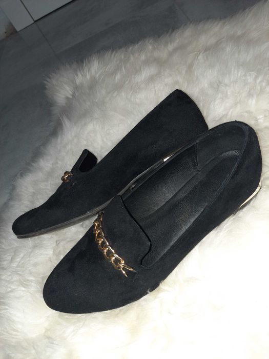 Czarne zamszowe mokasyny z łańcuszkiem old money roz. 37