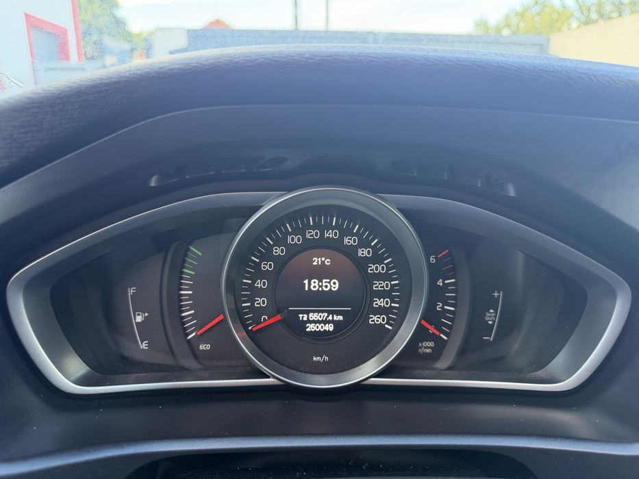 Volvo V40 1.6 D2