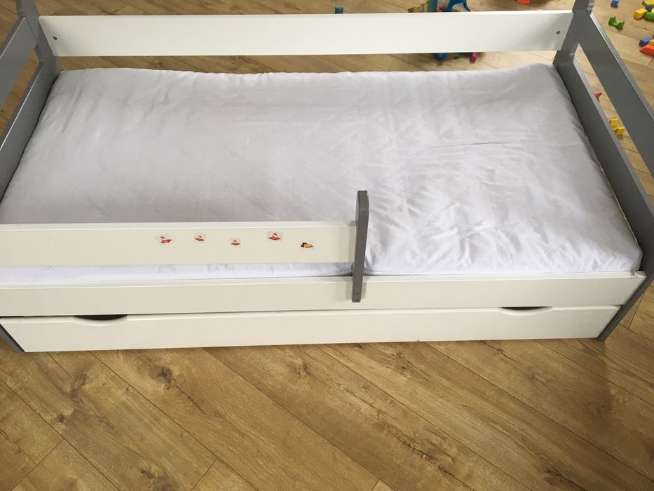 Łóżko 80x160 z materacem