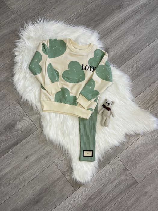 Костюм на дівчинку