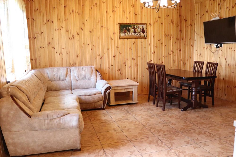 Котедж за містом подобово